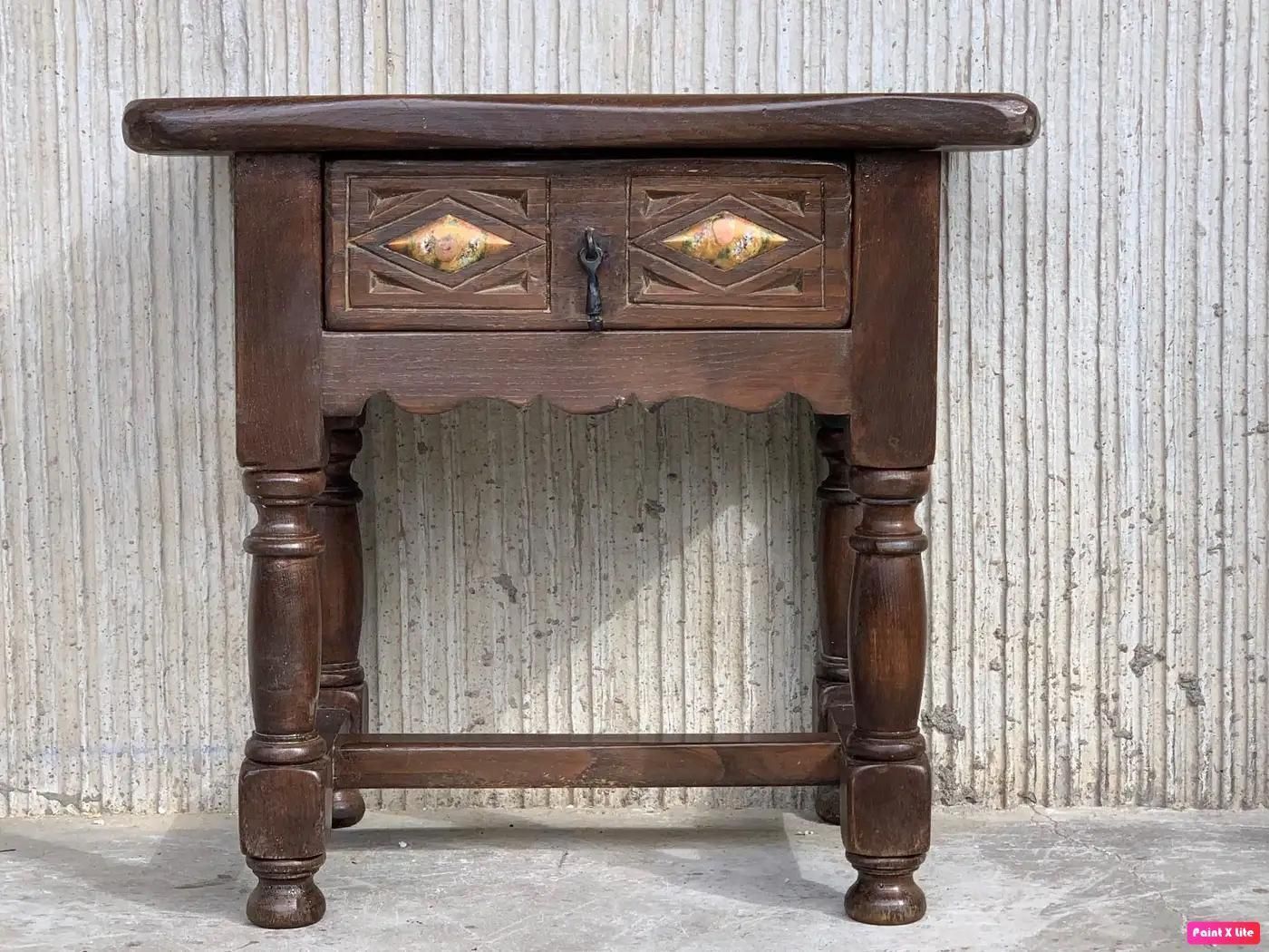 Paire de tables de chevet espagnoles du XXe siècle, tiroir et ferrures en fer photo furniture