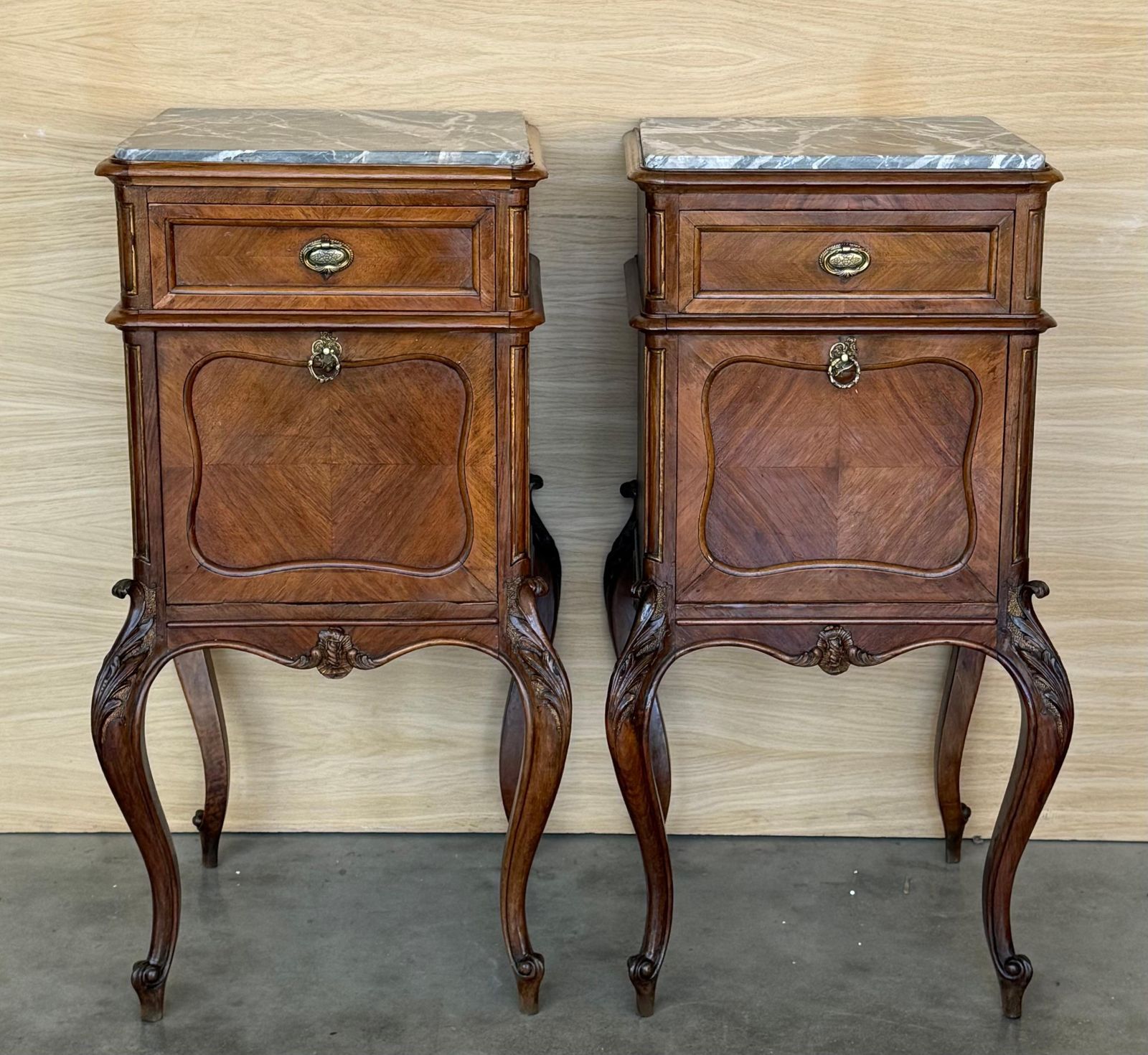 Tables de chevet d'époque françaises en acajou, plateau en marbre, 1900 photo furniture