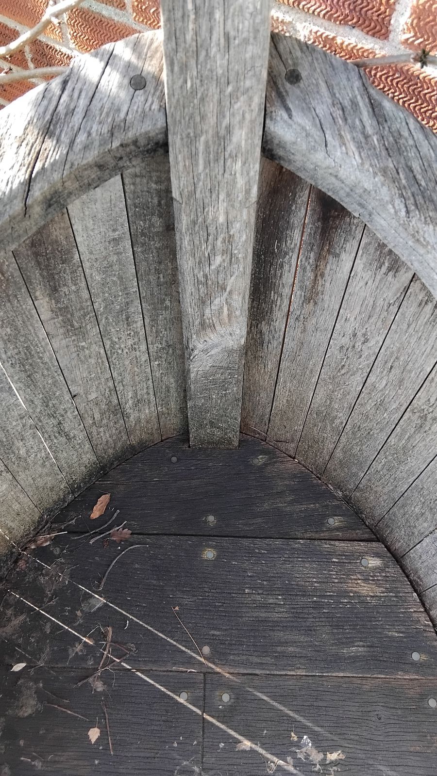 Old Crafted 3 Legged Oak Garden Chair photo 1200.0