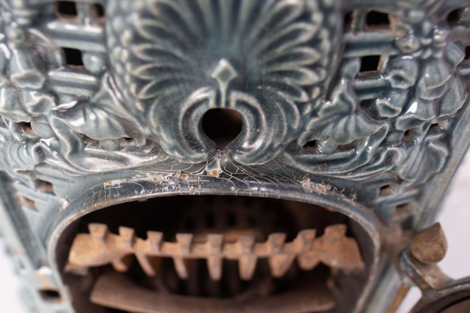 photo vintage French Small Art Deco Blue Enamelled Cast Iron Wood/Coal Stove