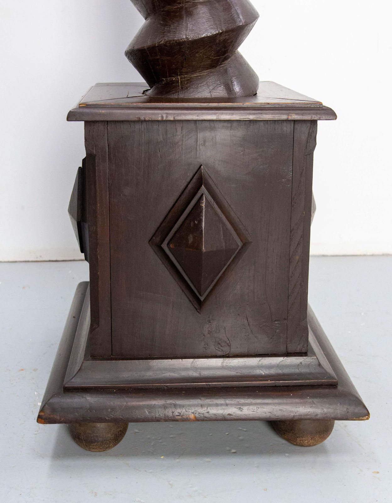photo vinterior Wine Press Screw Pedestals Plant Holder, French, 19th Century