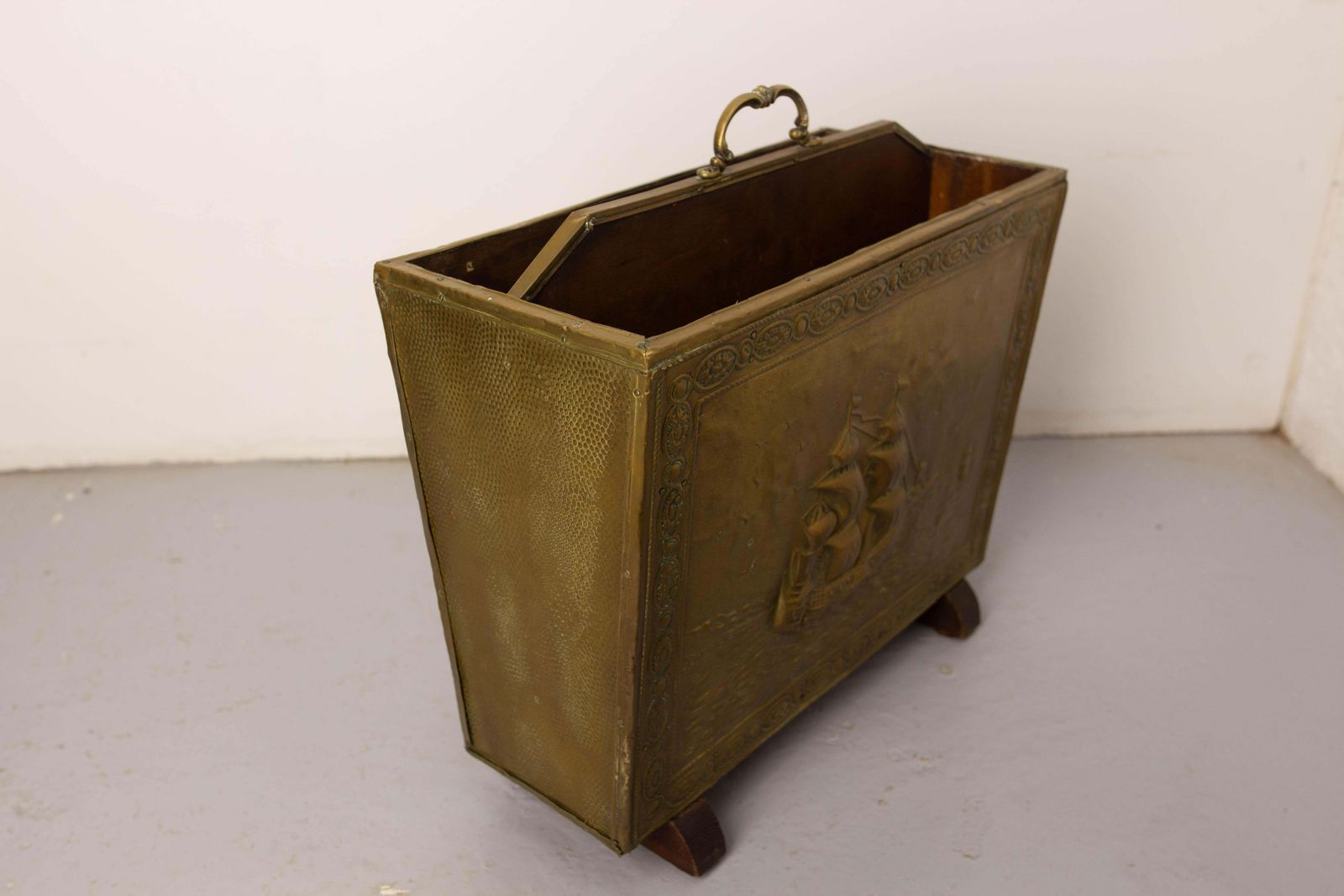 French Magazine Rack Embossed Brass & Wood Representing Spanish Galleons C. 1960 photo buy