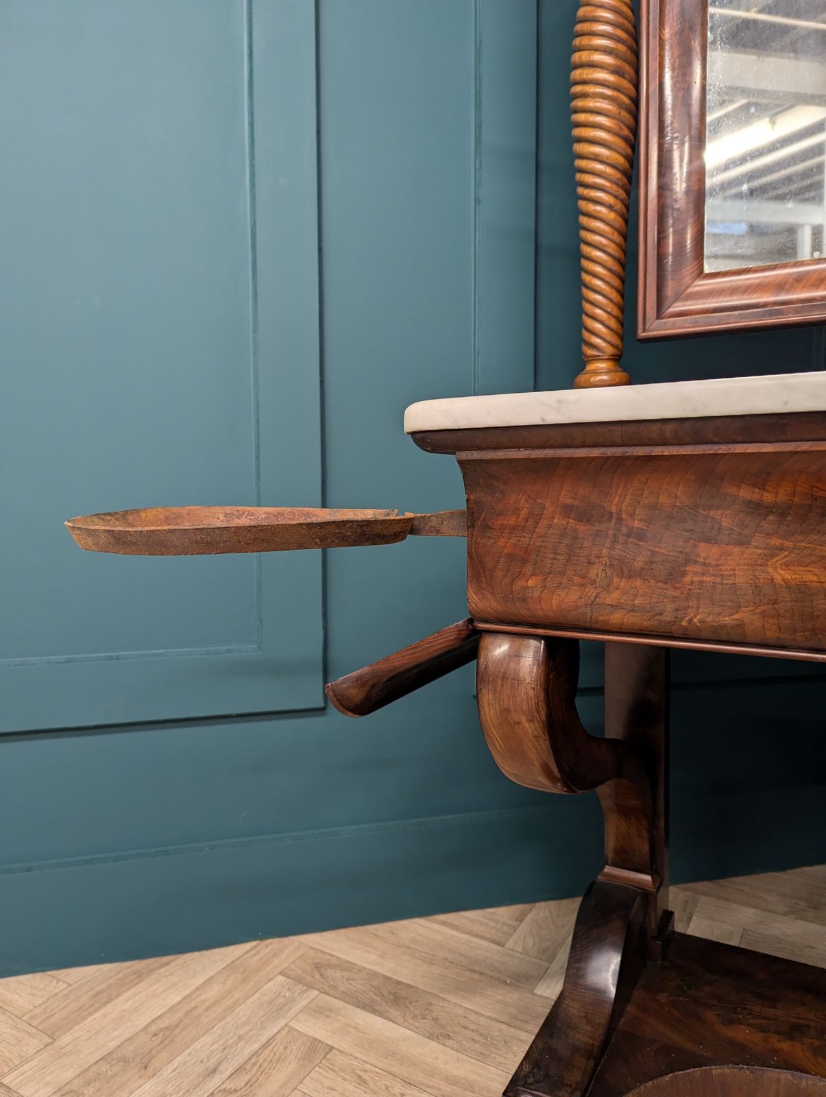 Mahogany Compact Dressing Table With Marble Top photo 1095.0