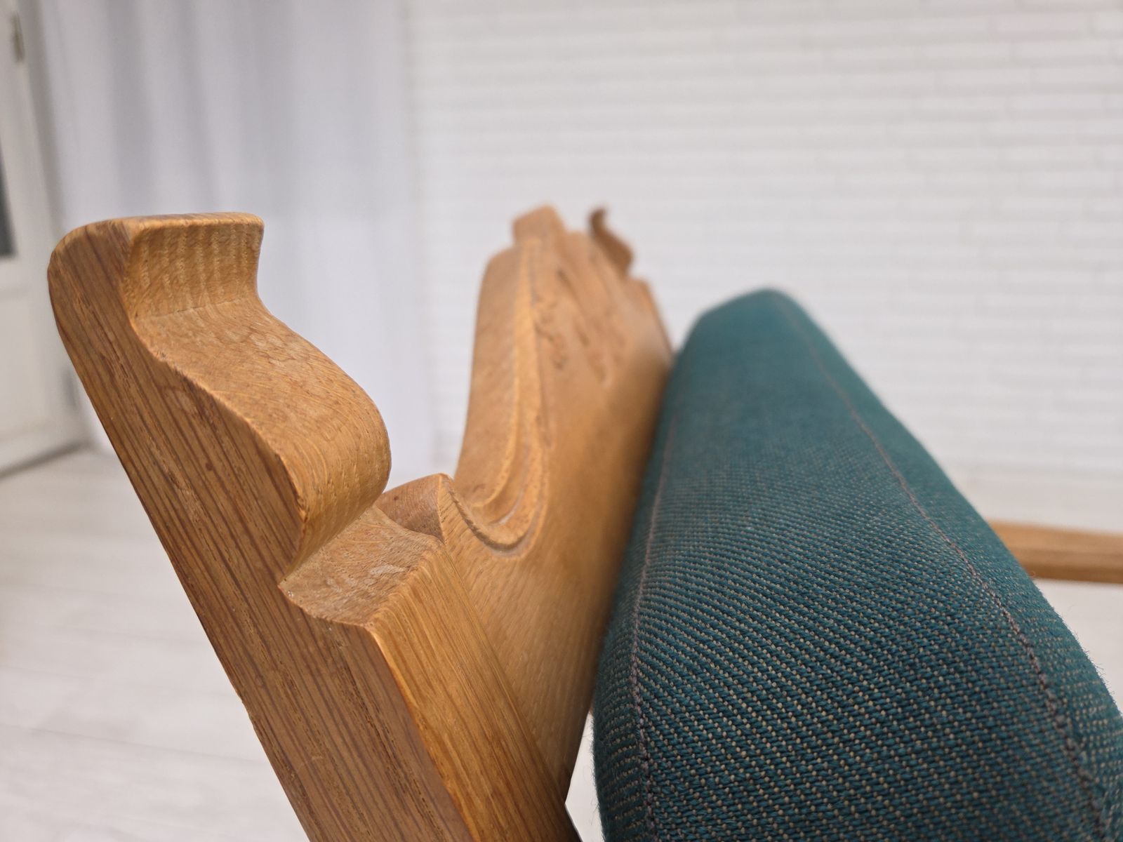 Scandinavische Loungestoel, Jaren 1970, Groene Meubelwol, Massief Eikenhout. photo vinterior