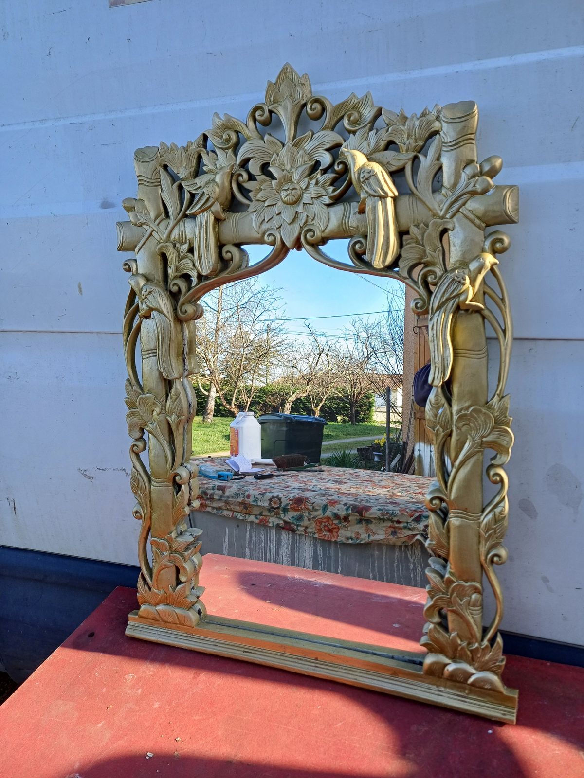 Gilded Wood Mirror, Decorated With Sculpted Birds, Height: 89 Cm, Length And Width: 61 Cm By 6 Cm, Weight: 6 Kg, Very Good Condition,