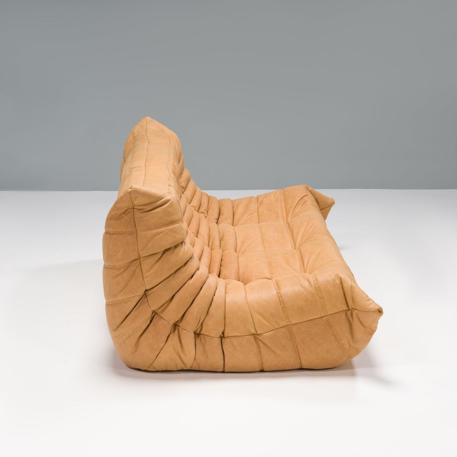 photo furniture Ligne Roset By Michel Ducaroy Camel Brown Leather Togo, Set Of Five
