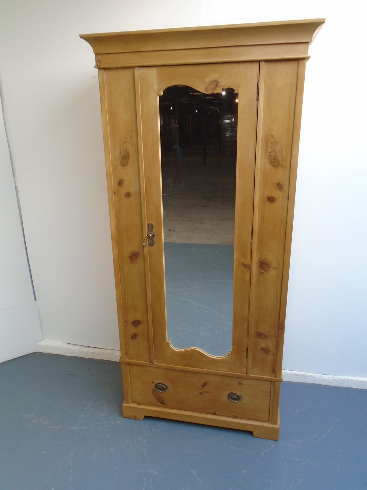 A Waxed Pretty Victorian Pine 1 Piece Child's / Hall Wardrobe photo for sale
