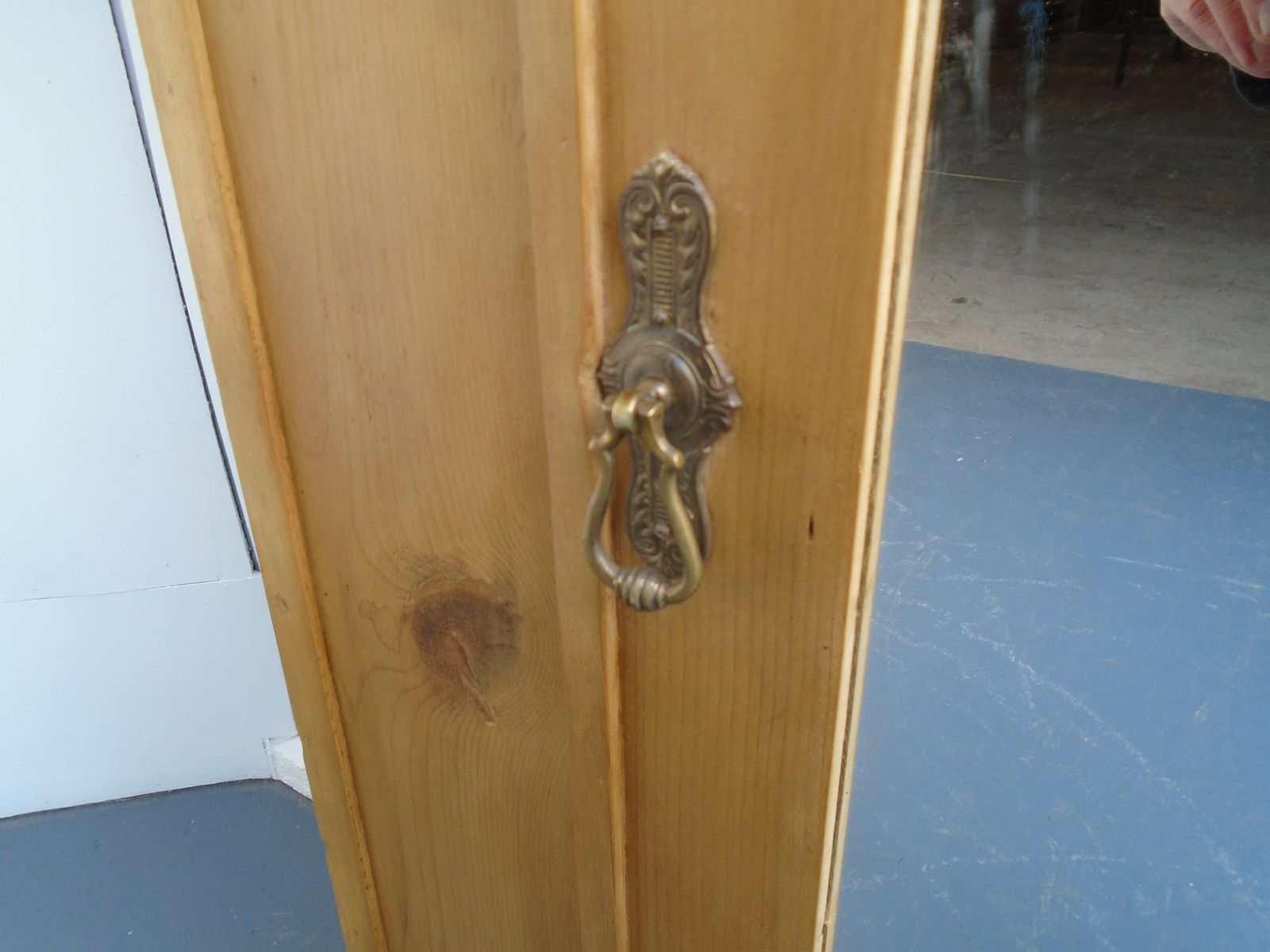 A Waxed Pretty Victorian Pine 1 Piece Child's / Hall Wardrobe photo 595.0