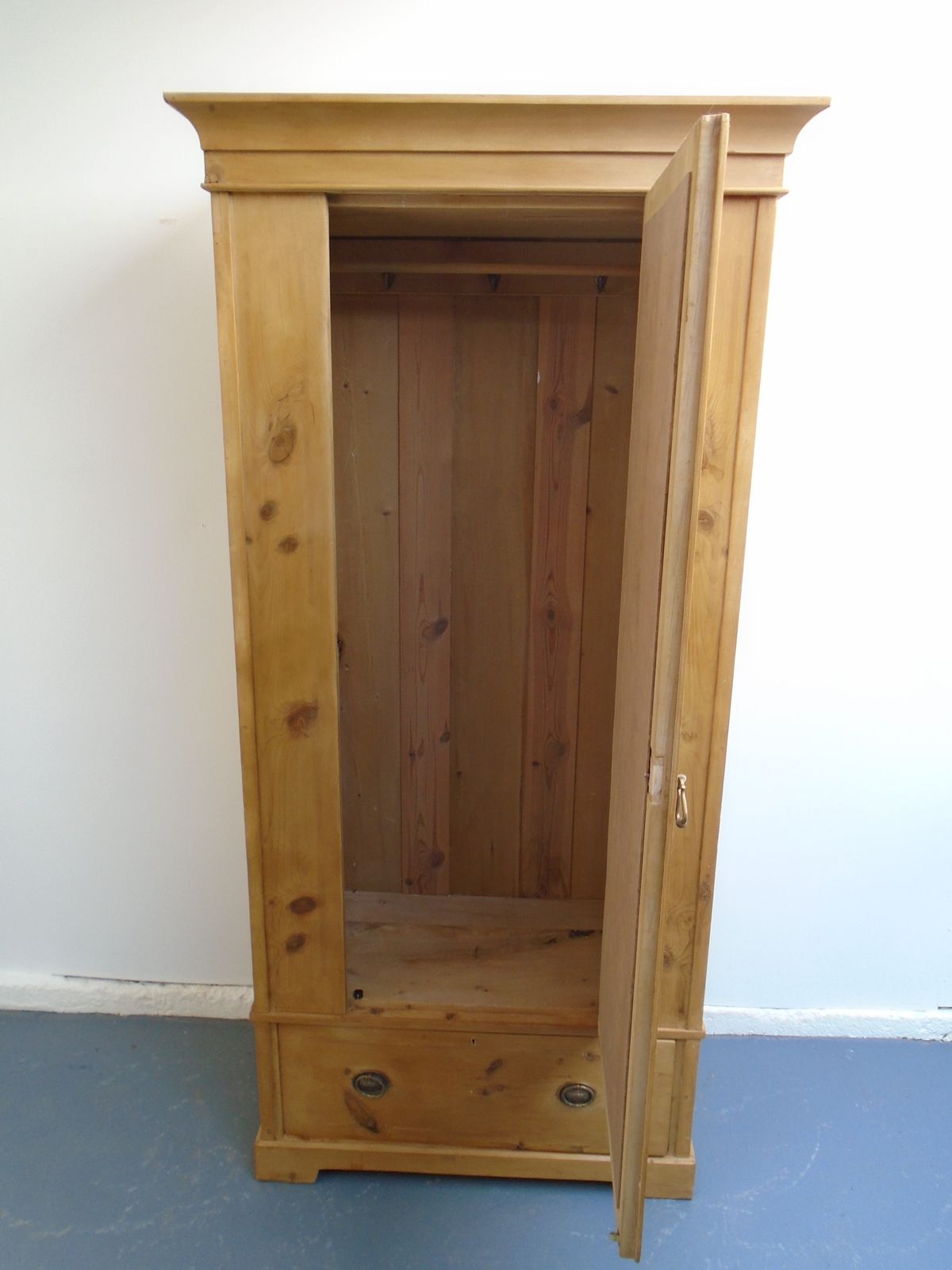 A Waxed Pretty Victorian Pine 1 Piece Child's / Hall Wardrobe photo buy