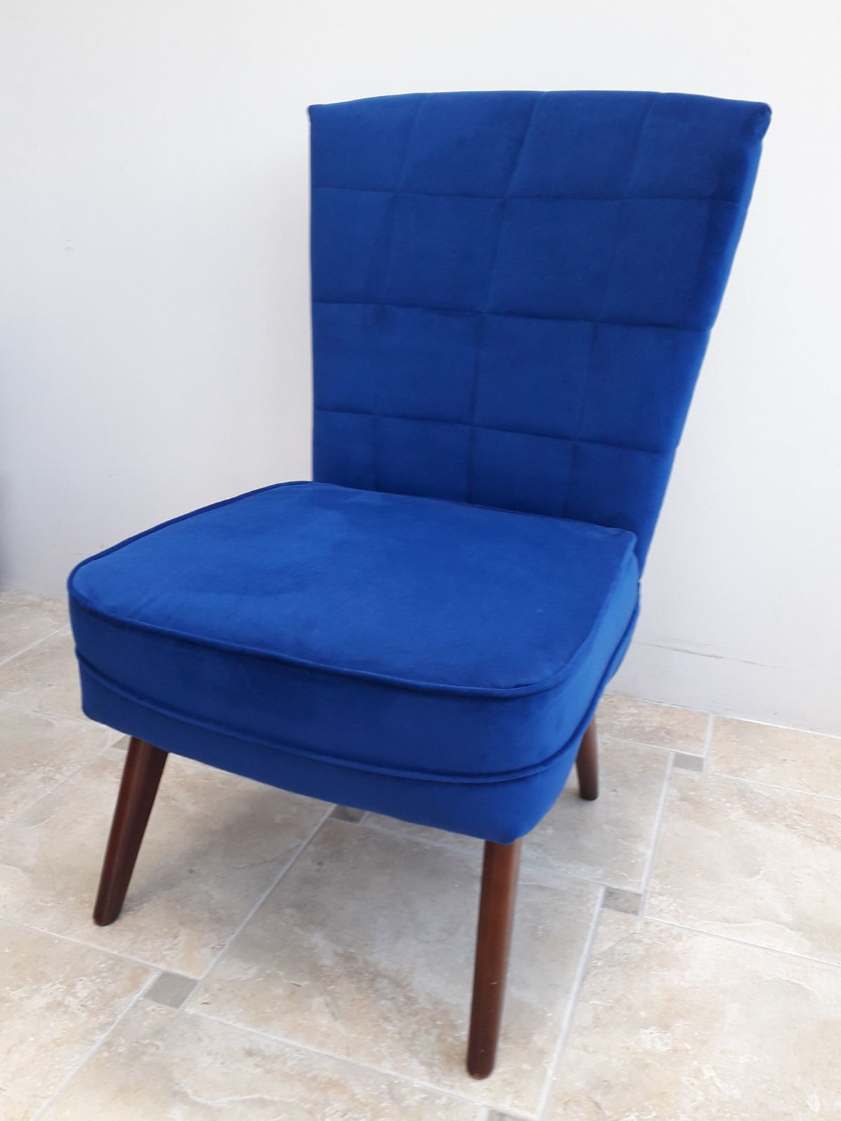 Vintage Mid Century Newly Re Upholstered Cocktail Nursing Bedroom Lounge Chair photo buy