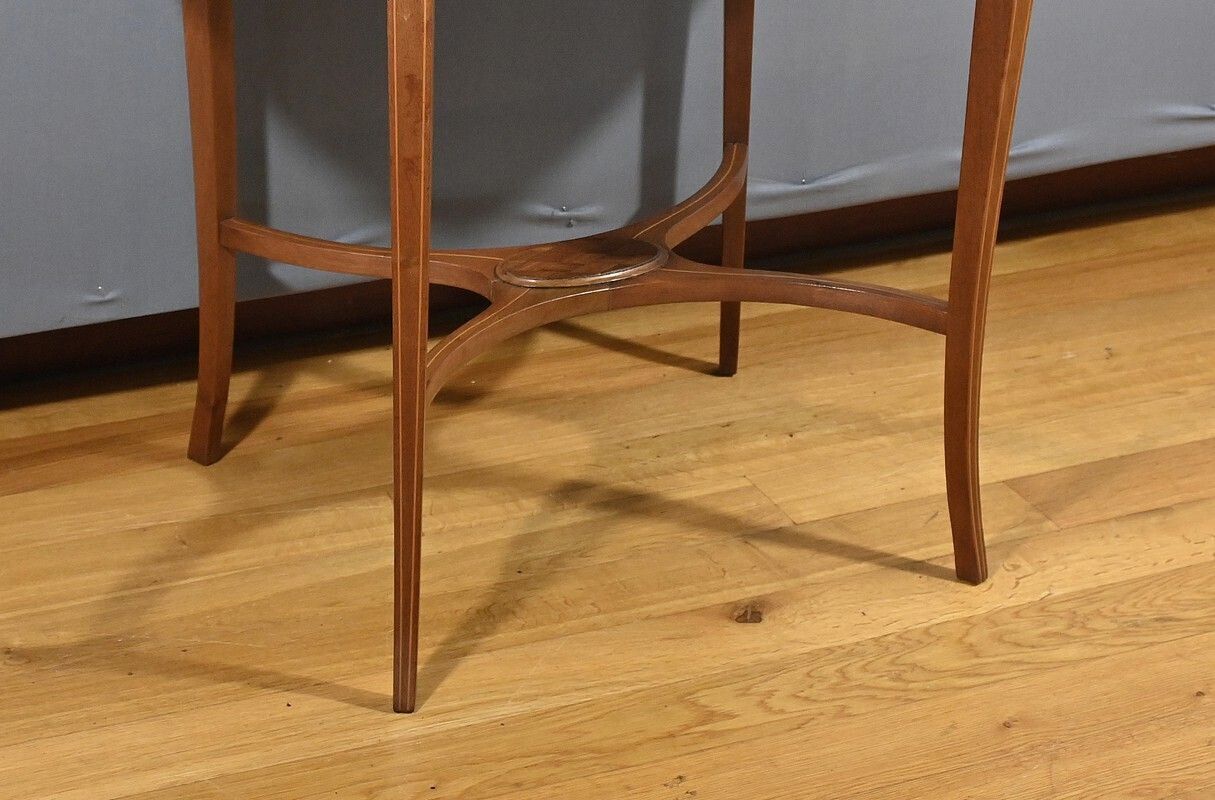 photo furniture Mahogany Tea Table – Late 19th Century