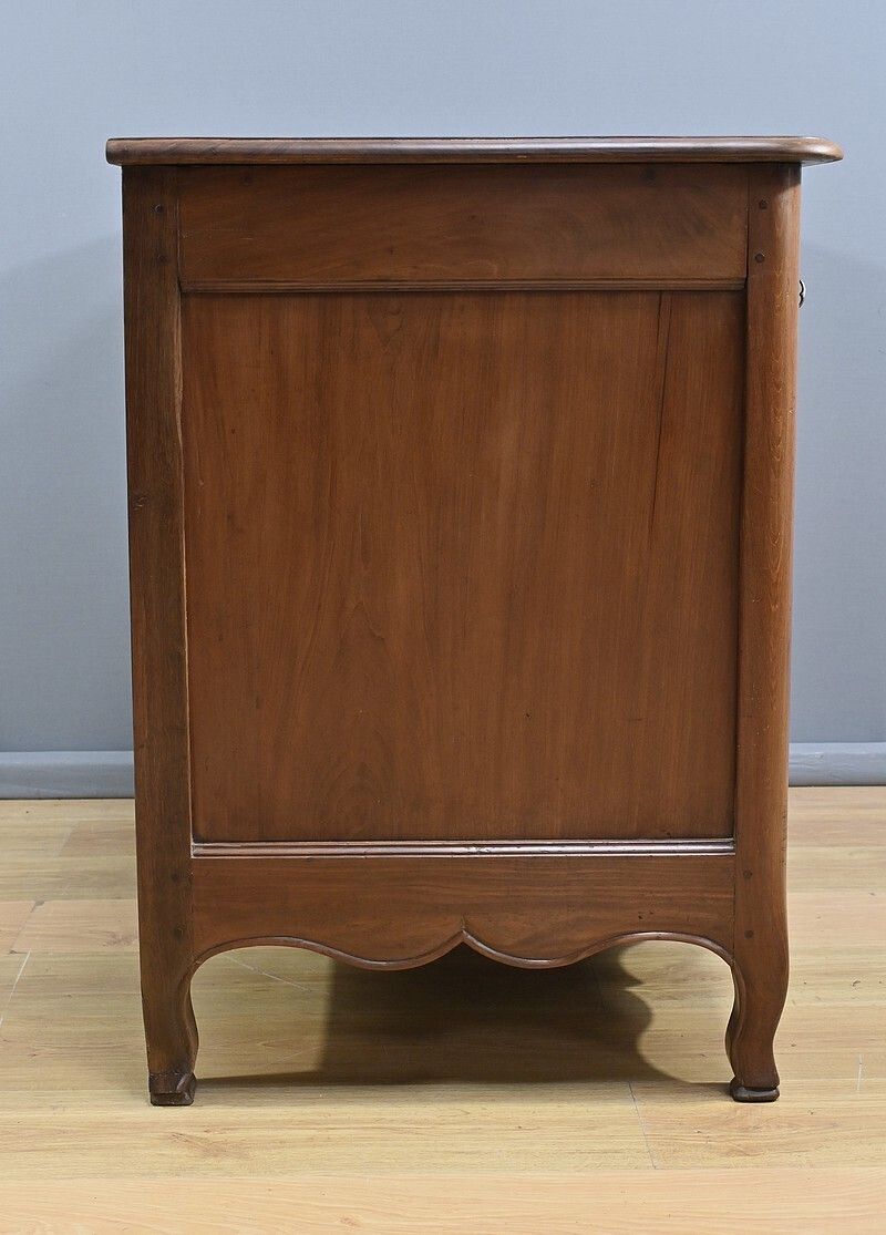 photo for sale Arbalète Nantaise Chest Of Drawers In Cuban Mahogany, Louis XV Period – 18th Century