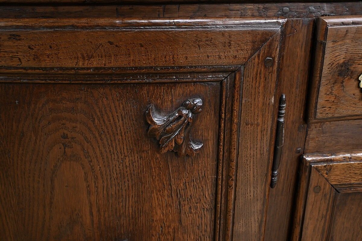 2630.0 Regional Oak Buffet – Mid 19th Century photo