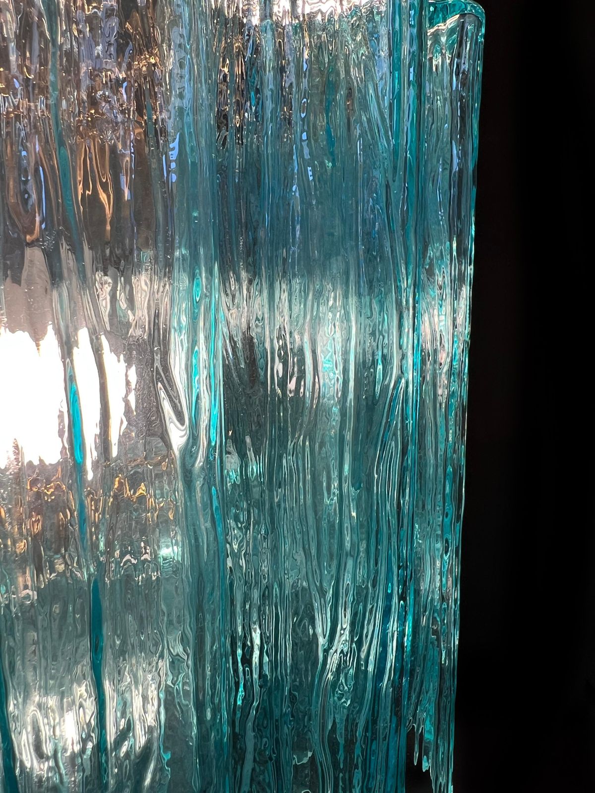 photo vintage Elegant Pair Of Italian Blue Chandeliers By Valentina Planta, Murano