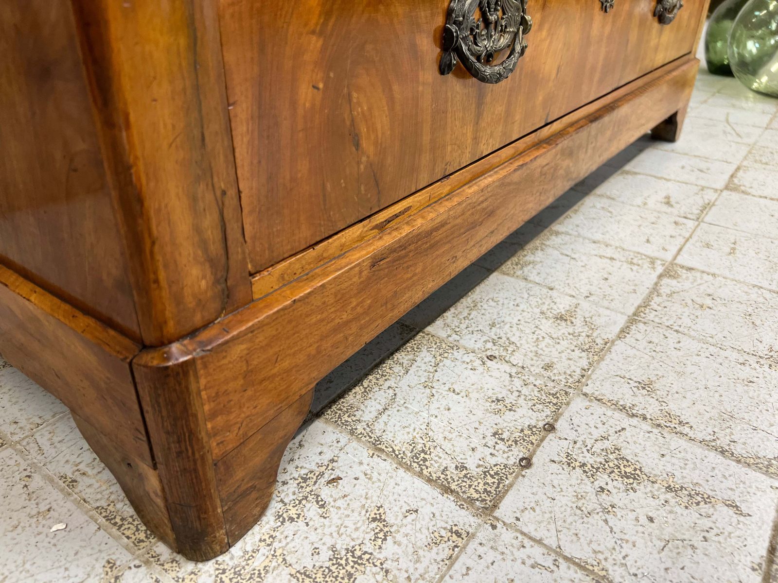 photo furniture Napoleon III Chest Of Drawers With Swan And Crown Detailed Drawer Furniture