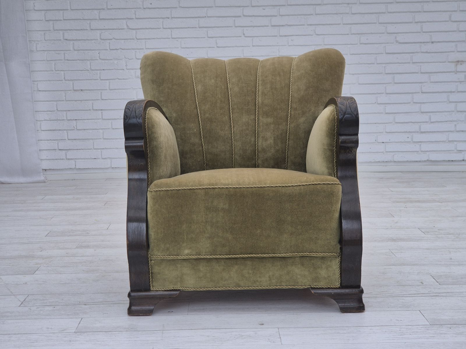 photo for sale Ca. Jaren 1950, Deense Relaxfauteuil, Groen Meubelvelours, Beukenhout.