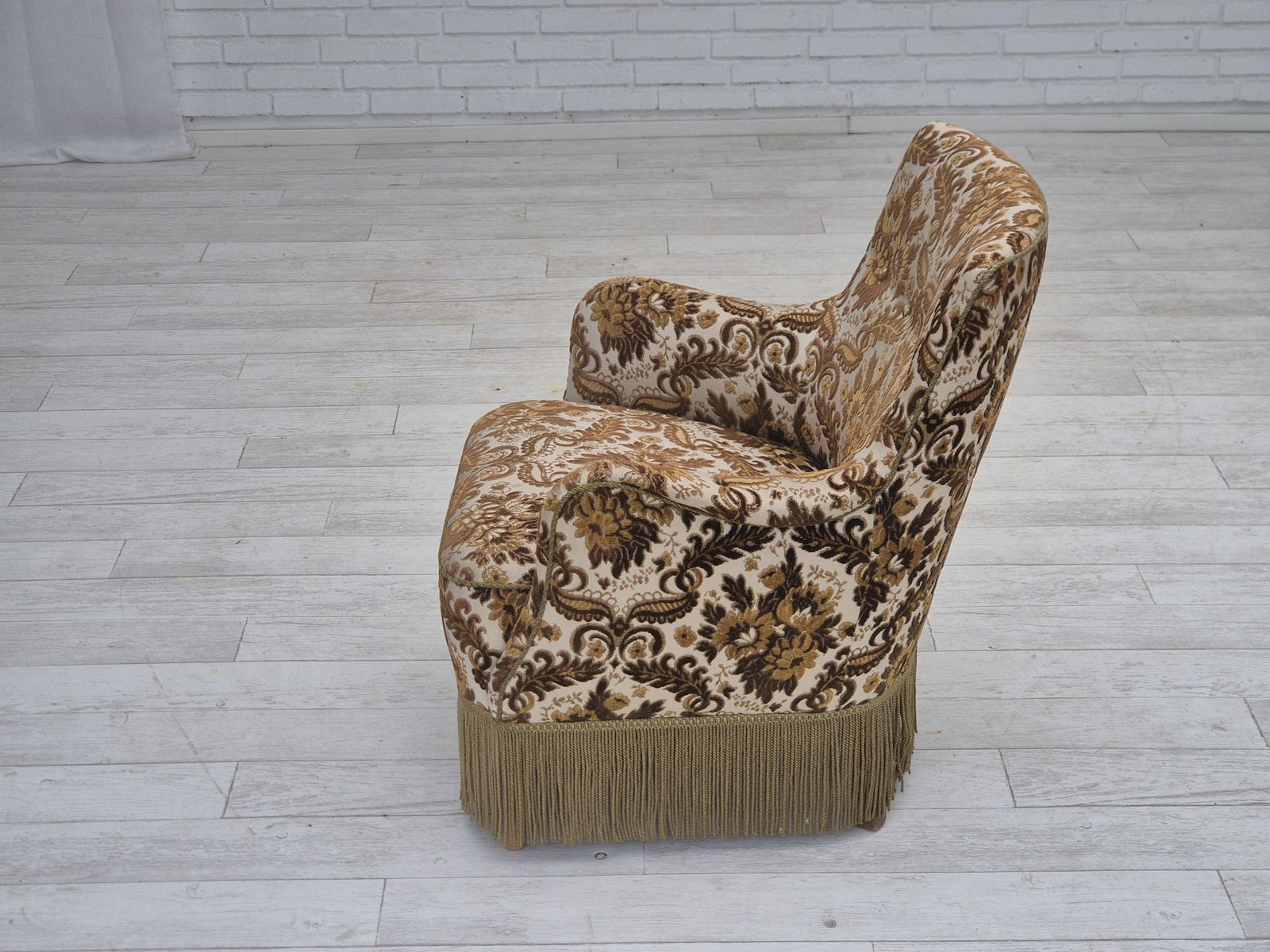 photo vintage 1960s, Danish Armchair, Furniture Velour Fabric, Ash Wood.