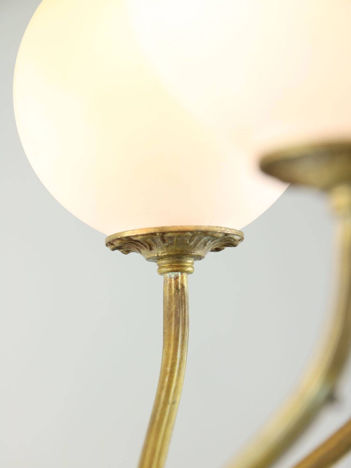 photo vintage Antique Italian Brass And Opaline Chandelier