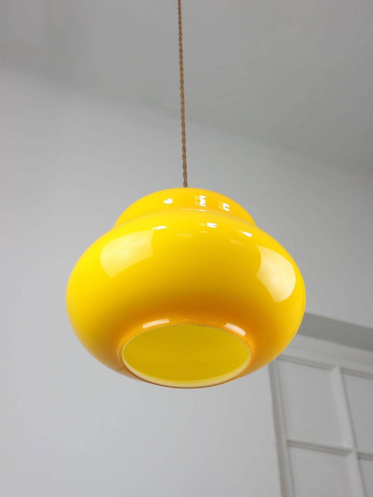 photo vintage Mid Century Italian Yellow Glass And Brass Pendant Lamp