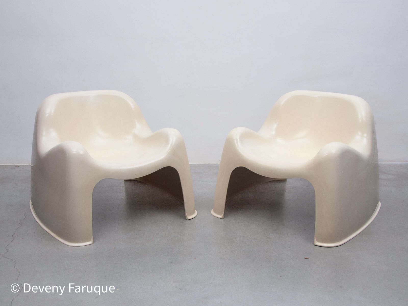 Space Age Set Of Two "Toga" Artemide Lounge Chairs Designed By Sergio Mazza photo Furniture