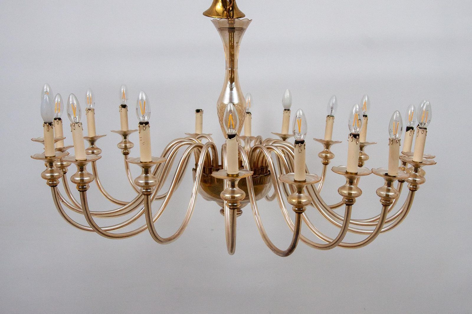 Hollywood Regency Murano Large Eighteen Arms Amber Glass Chandelier, 1950s photo furniture
