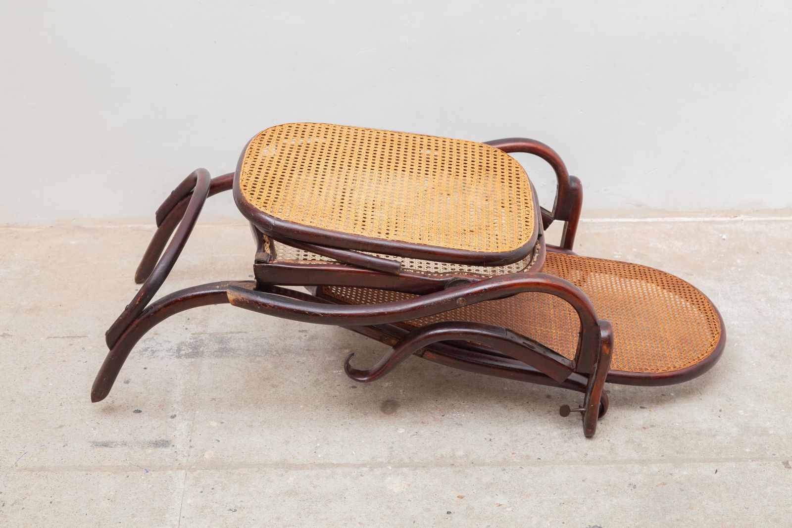 photo furniture Folding Lounge Chair By Thonet With Adjustable Footstool 19th Century