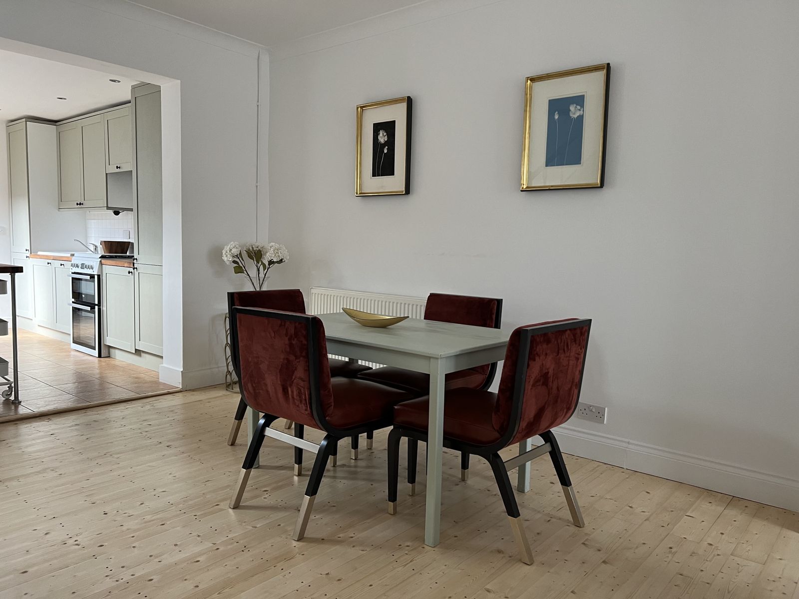 Set Of 6 Exceptionally Comfortable Ben Whistler Leather & Velvet Dining Chairs. photo vinterior