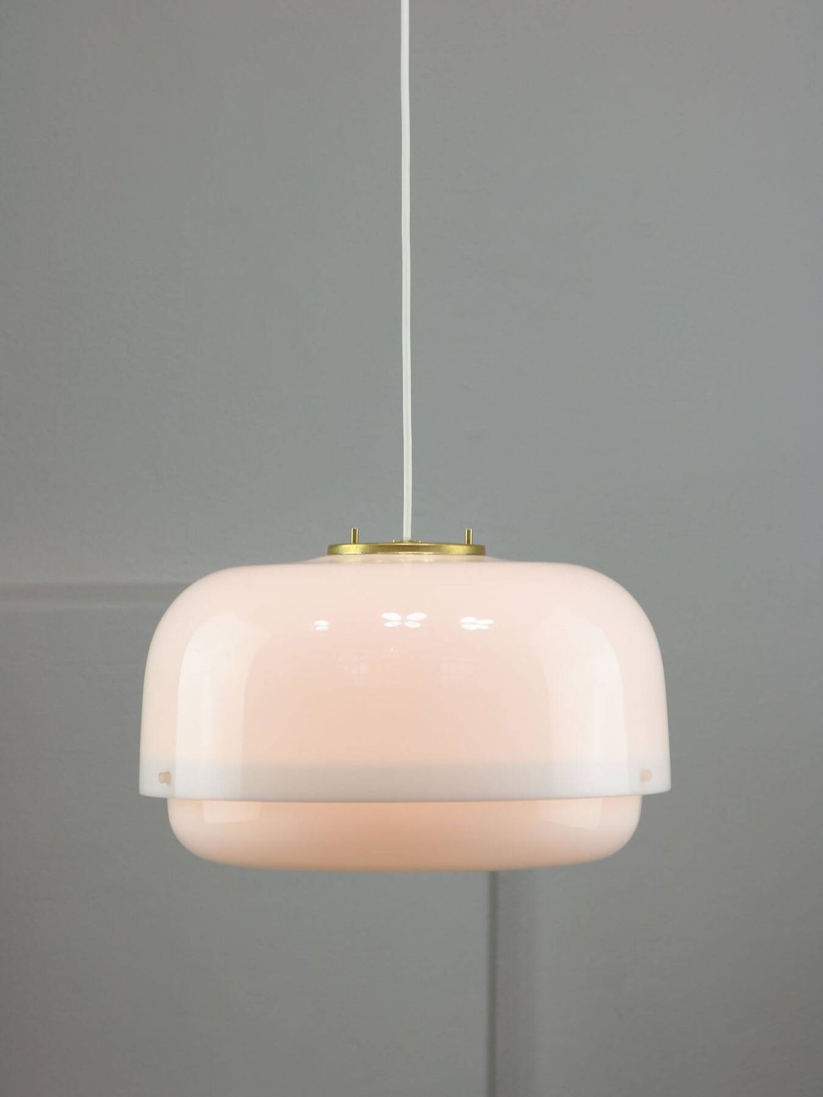 Page 1 Of 19 Italian White Medusa Pendant Brass Edition By Luigi Massoni For Guzzini, 1970s photo Lighting