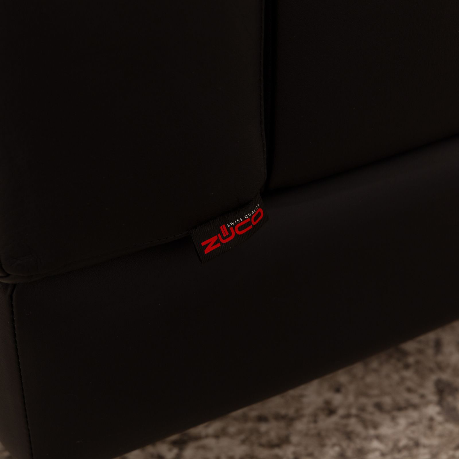 photo furniture Fauteuil Züco Carat en cuir noir