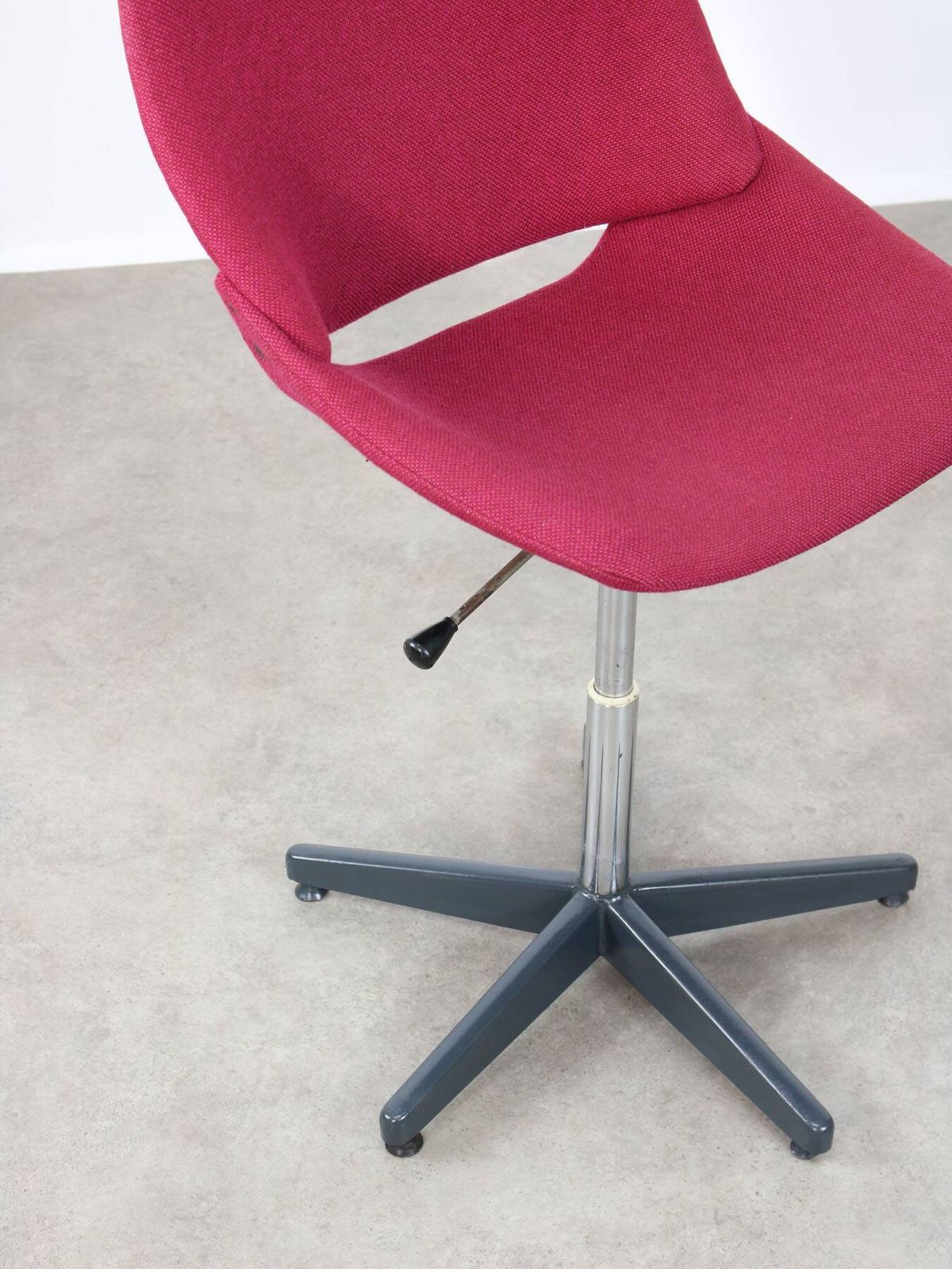 photo for sale Pink Shell Swivel Chair By Niko Kralj For Stol Kamnik, 1970s