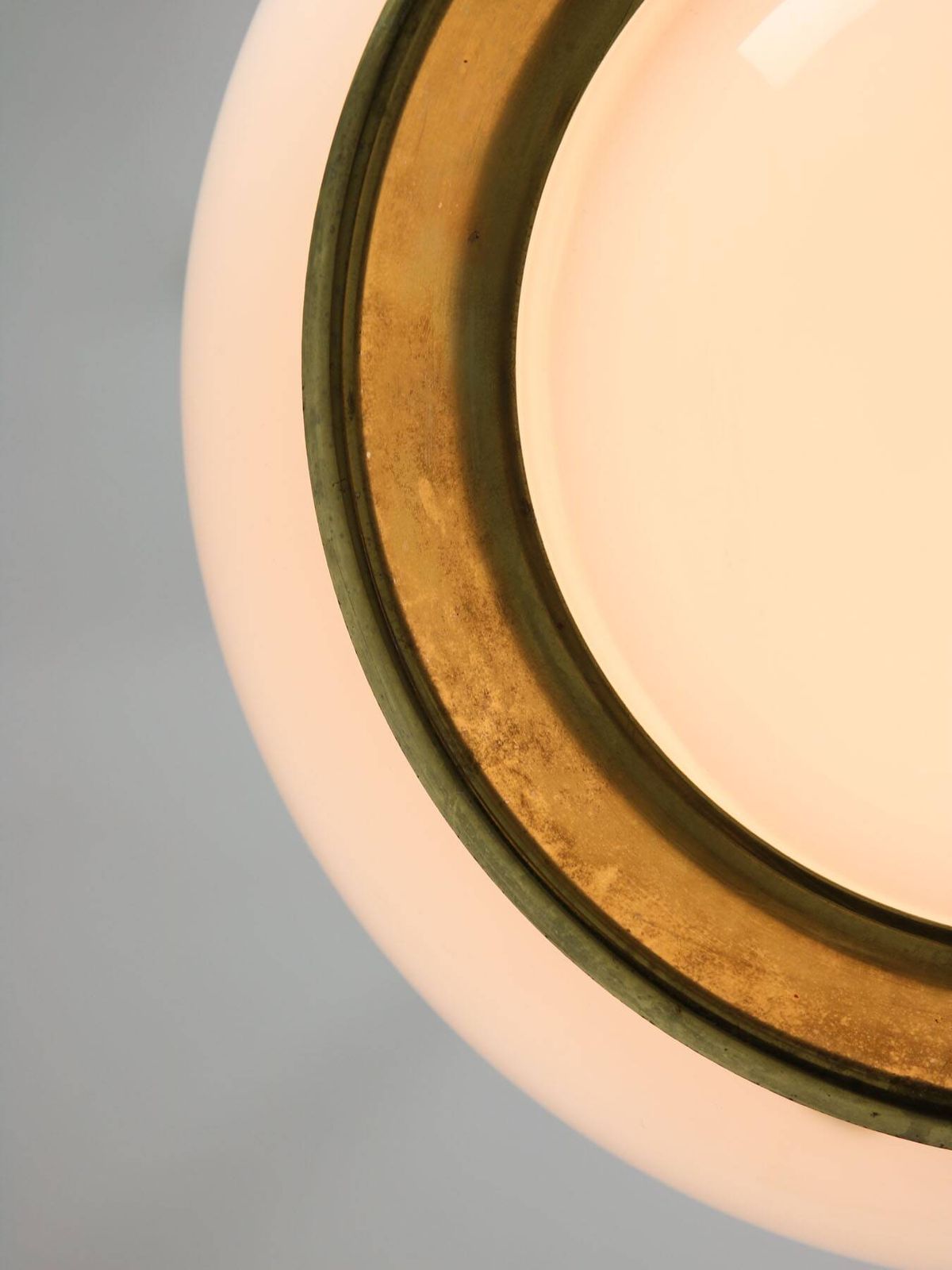 Rare White And Gold Bud Lamp By Luigi Massoni For Guzzini, 1960 photo vinterior