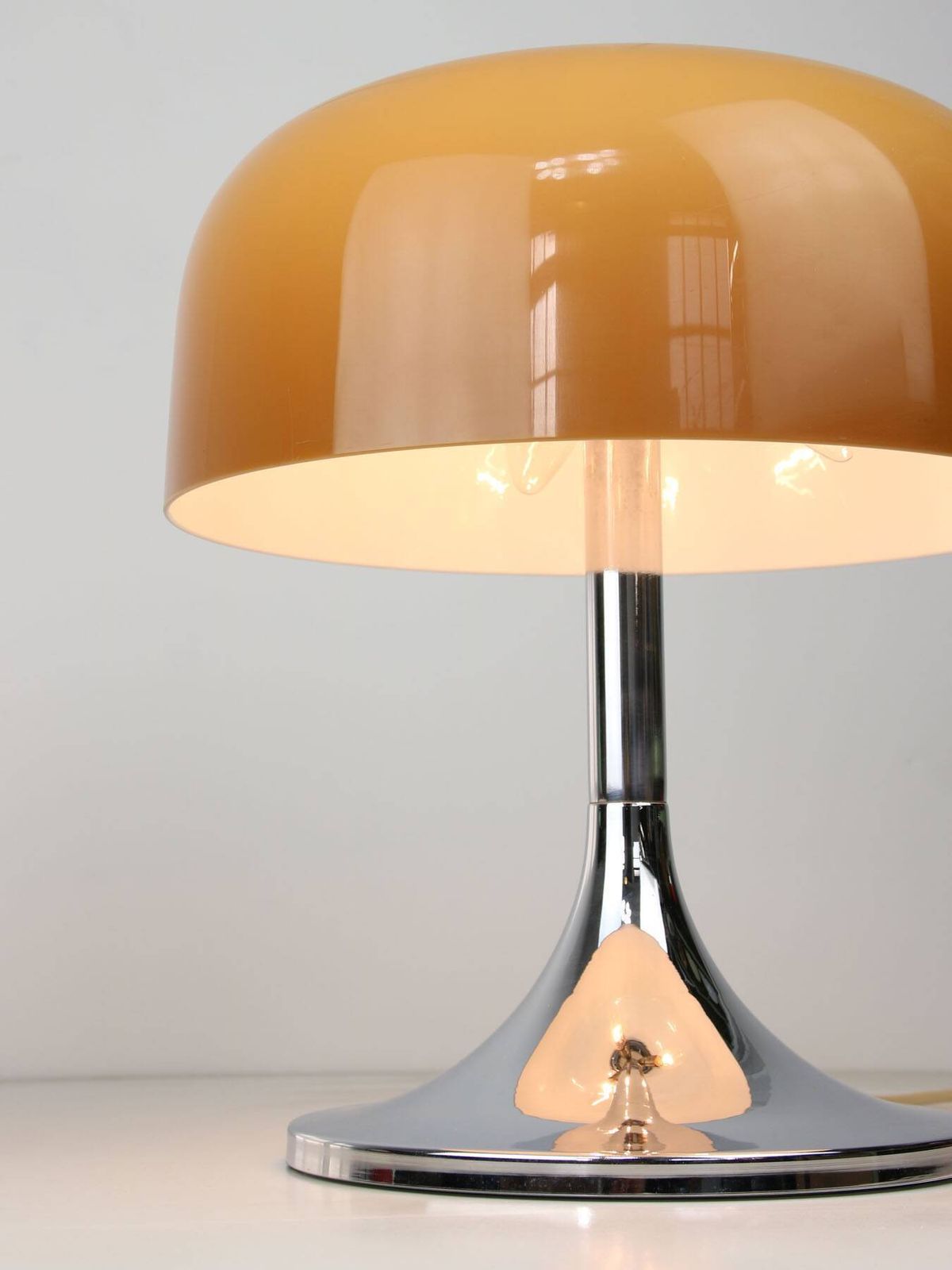 Space Age Medusa Desk Lamp By Luigi Massoni For Guzzini photo Lighting