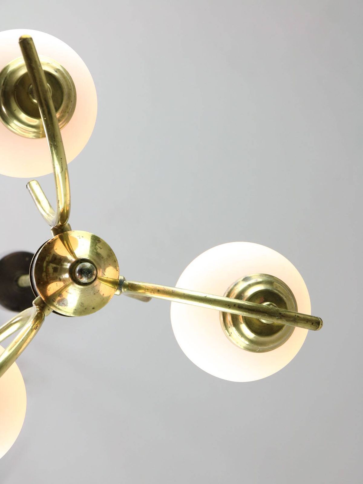photo vinterior Mid Century Italian Brass And Opaline Chandelier