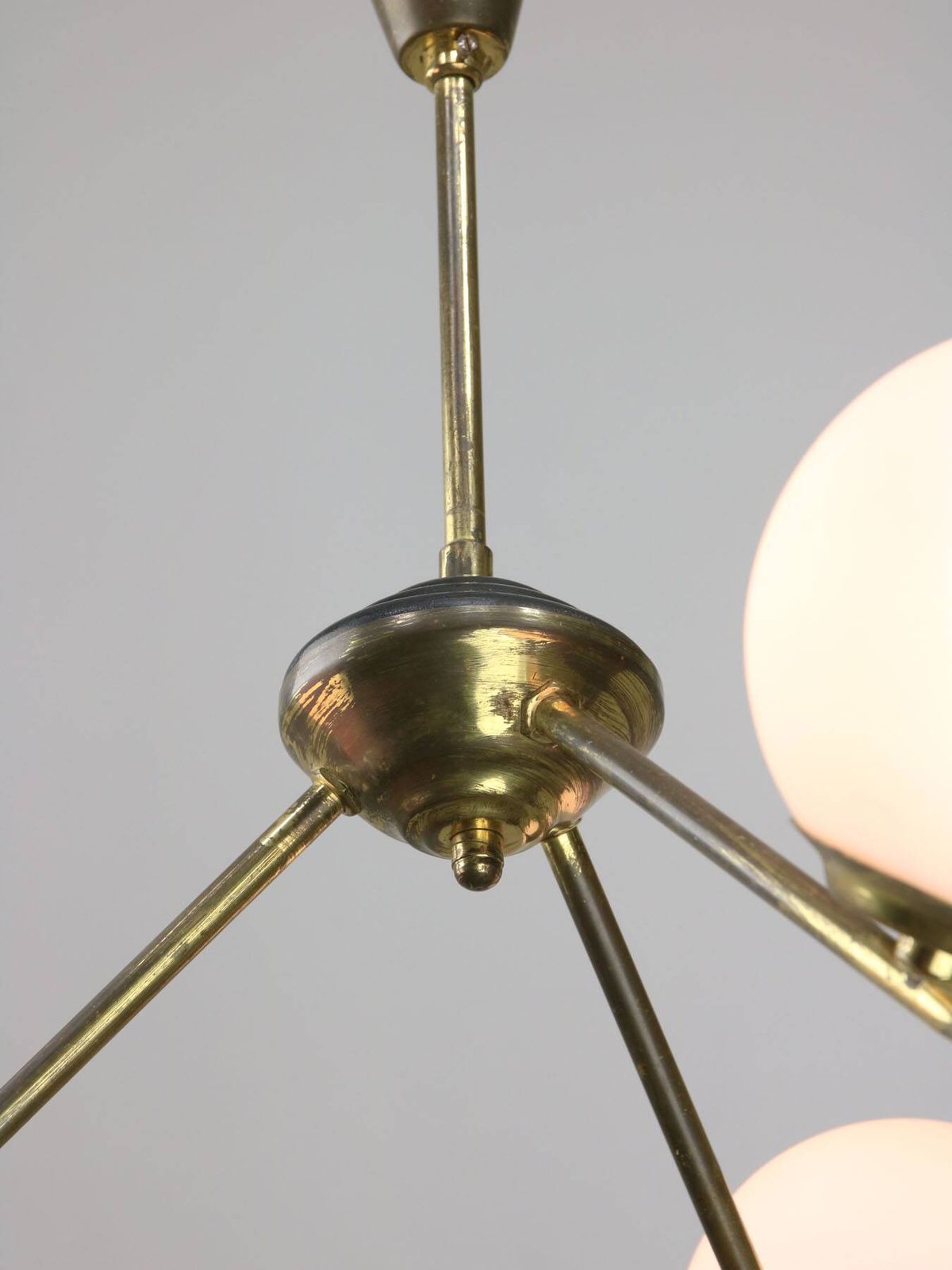 photo vintage Art Deco Italian Brass And Opaline Chandelier