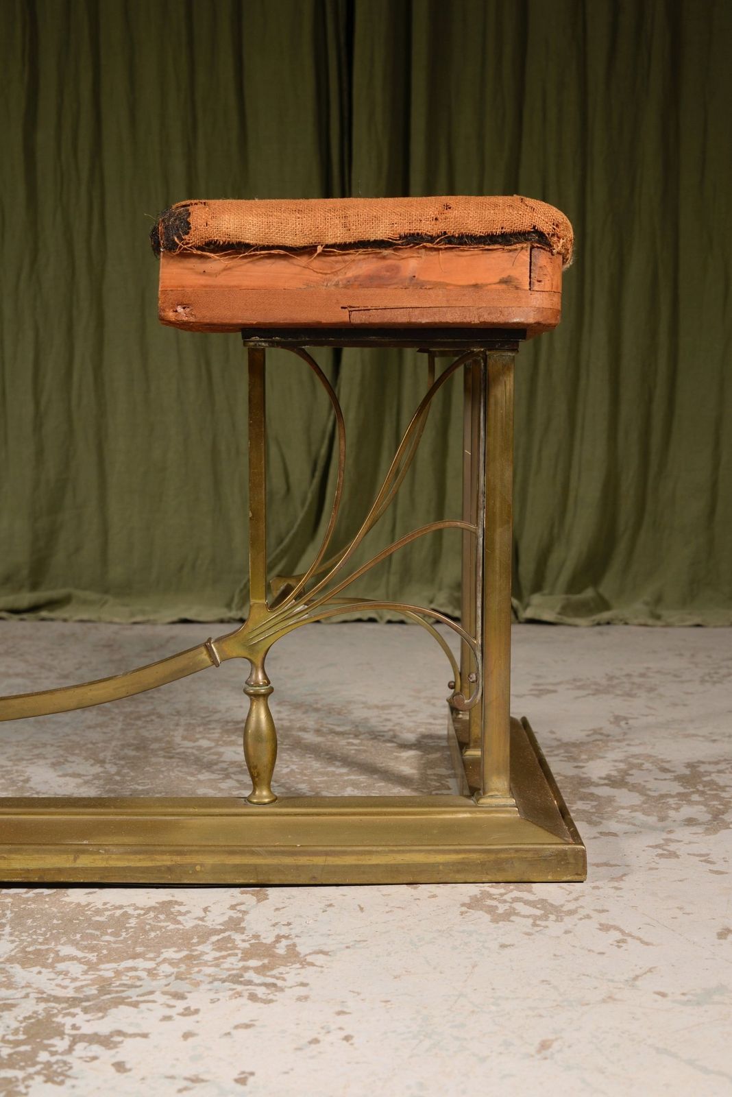 An Edwardian Brass Club Fender By William Tonks & Sons   C.1905 photo Home Fixtures