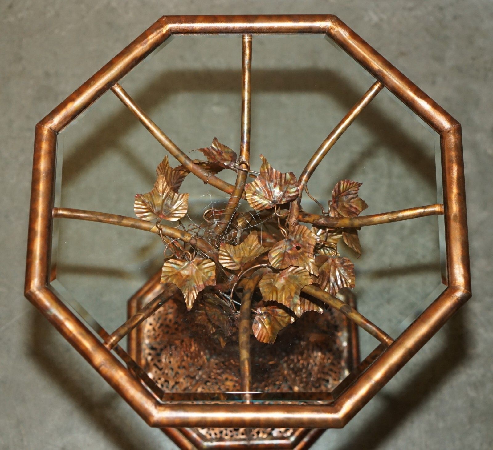 photo vinterior Stunning & Unique Pair Of Vintage 1960's Italian Copper Floral Side End Tables