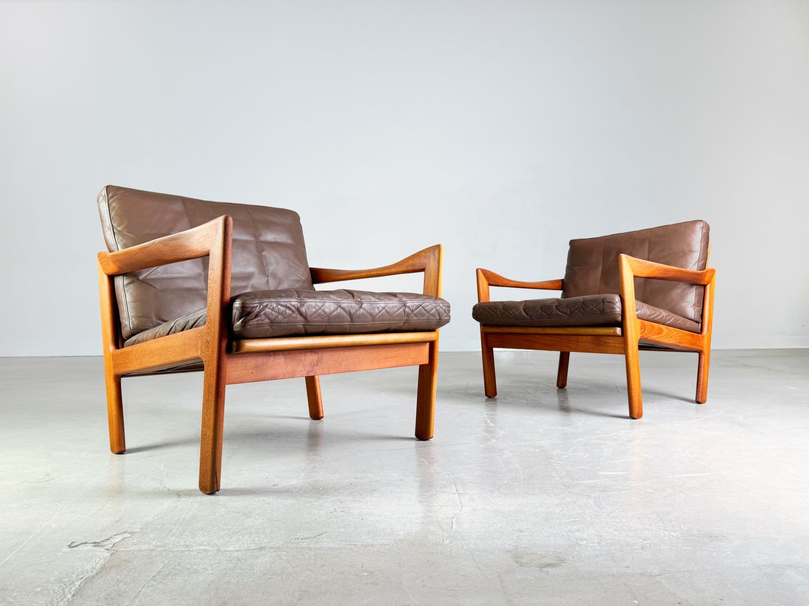 photo furniture 2 Mid Century Armchairs Niels Eilersen Illum Wikkelsø Easy Chair Teak