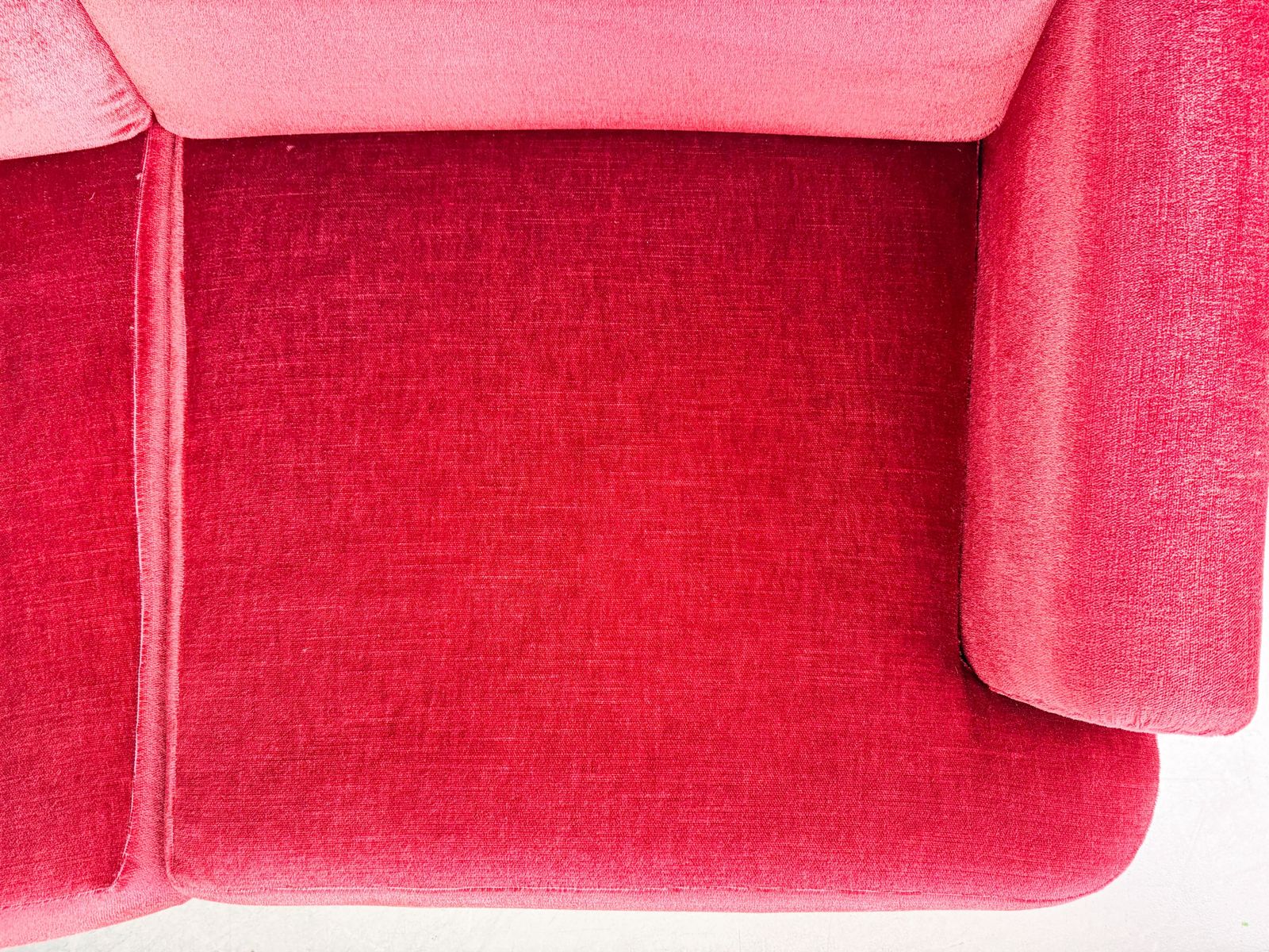 photo for sale Mid Century Bank Vintage Sofa Jaren 1960 Rood Retro Fluweel