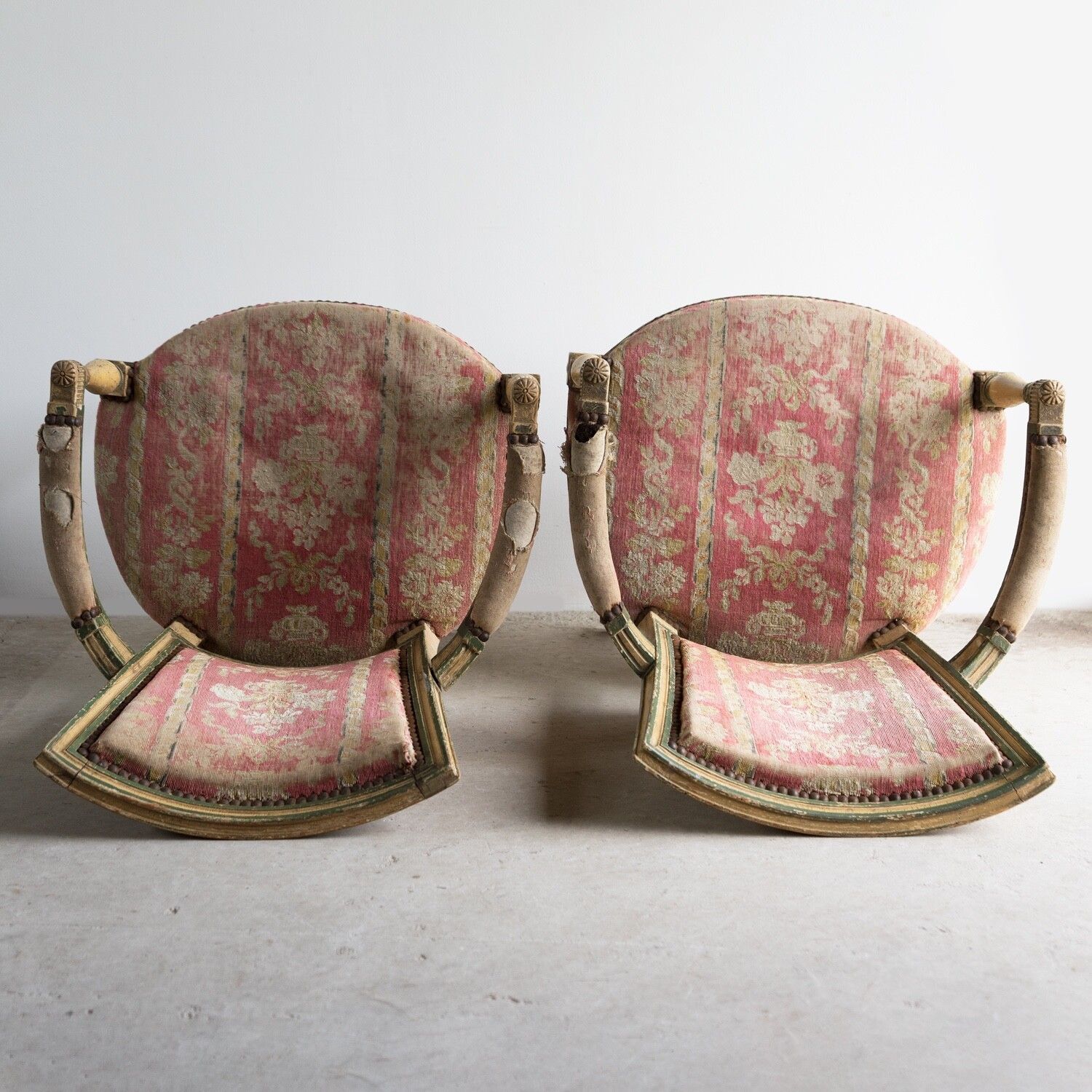 photo vinterior Pair Of Antique French Directoire Period Painted Armchairs, Late 18th Century