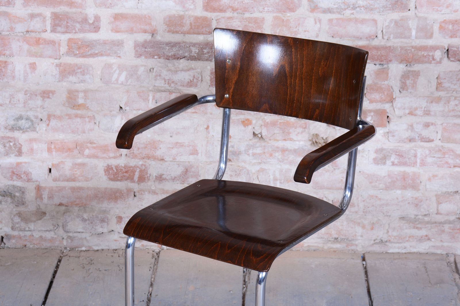 Set Of 2 Restored Bauhaus Chairs, By Stam And Slezak, Chrome, Czech, 1930s photo vinterior