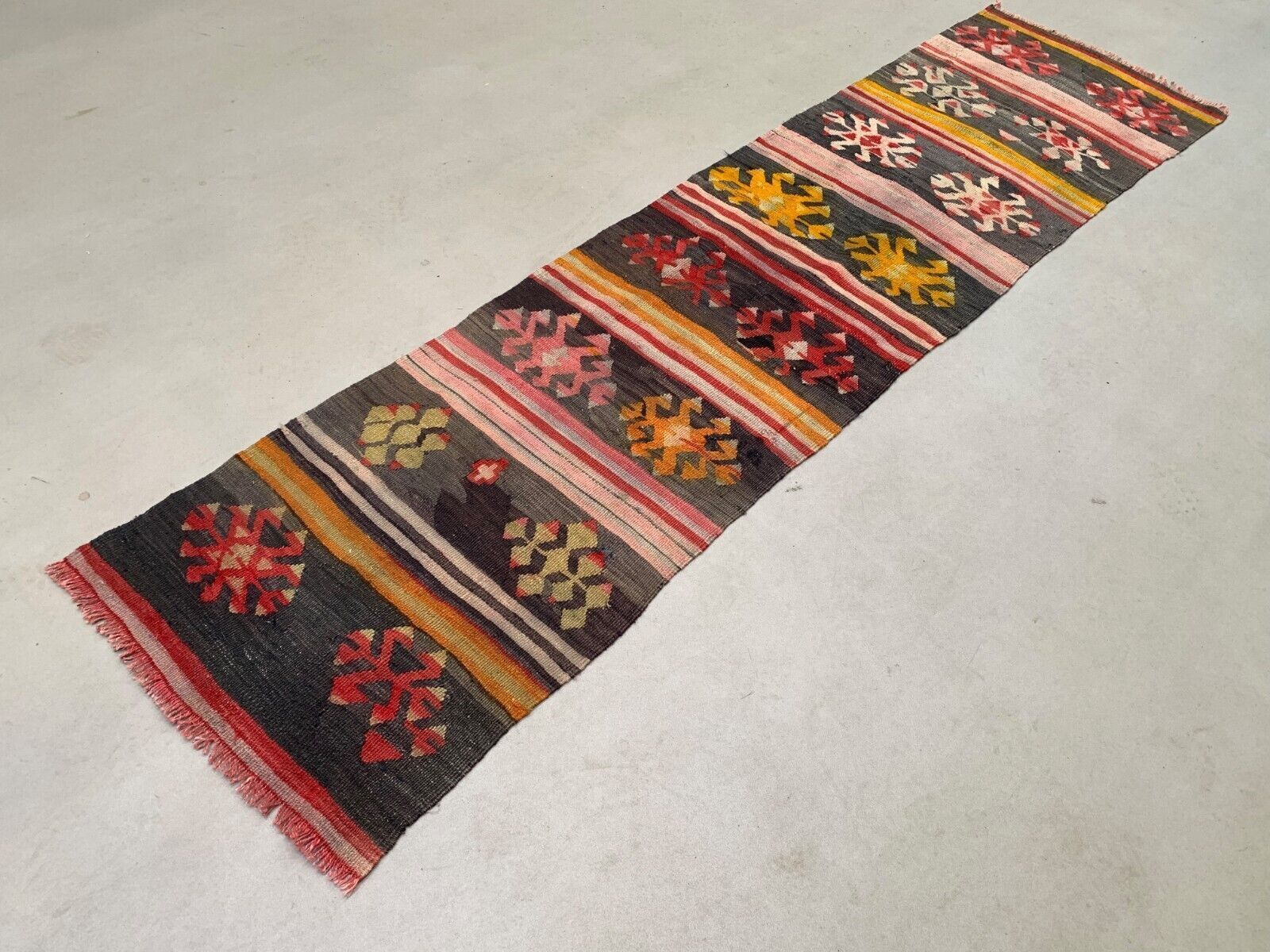 Old Turkish Narrow Kilim Runner 263x62 Cm Shabby Chic, Vintage Kelim photo Textiles