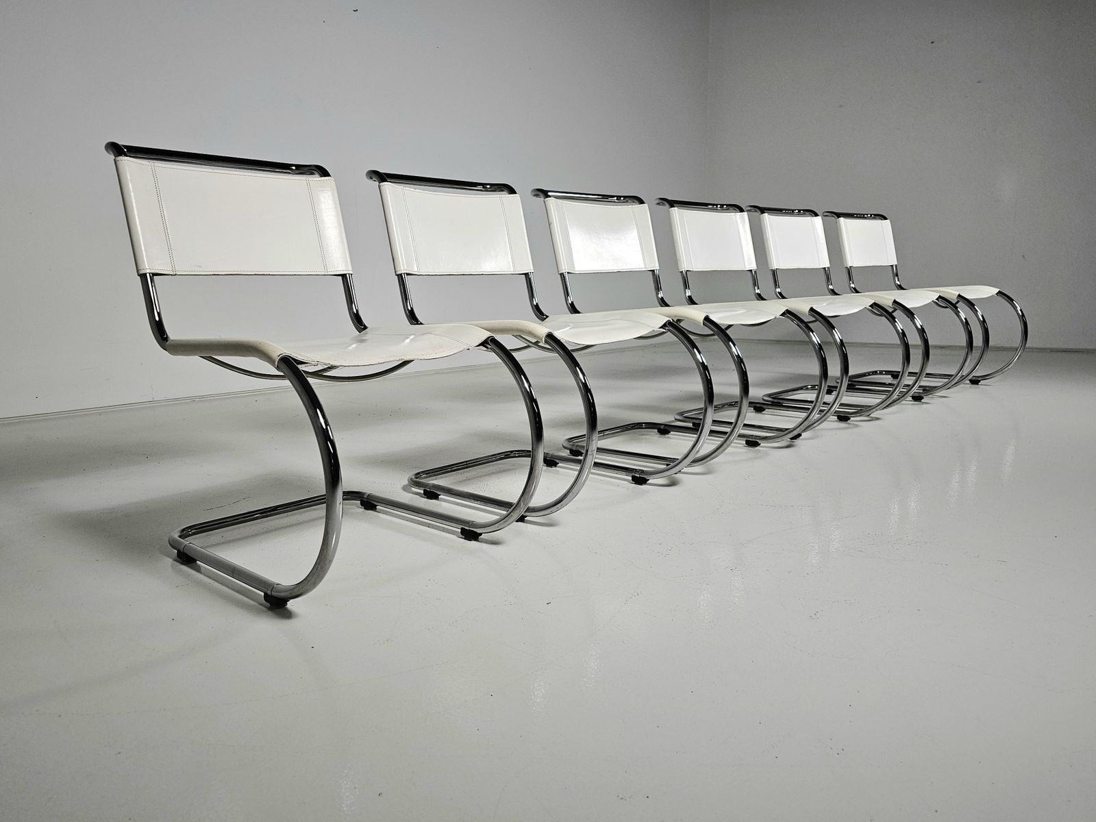 Set Of 6 Mies Van Der Rohe Mr10 White Cantilever Dining Chairs For Thonet, 1980s photo furniture