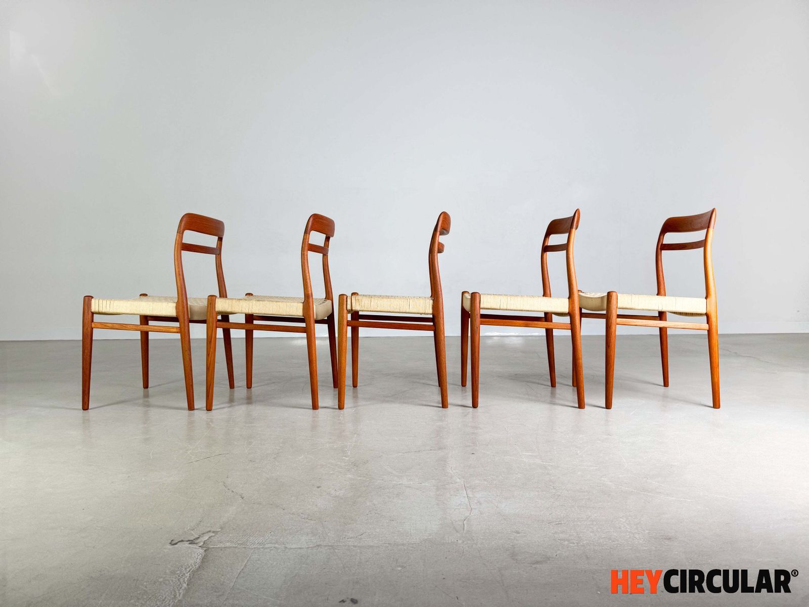photo furniture Set Of 5 Mid Century Chairs Gustav Bahus Alf Aarseth