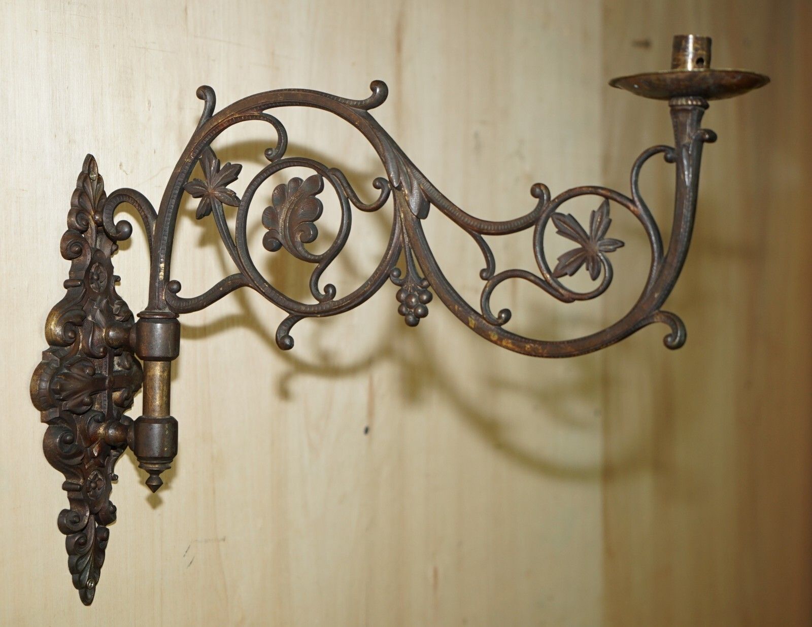 photo vintage Pair Of Stunning Antique Gilt Bronze Very Large Candle Sconce Wall Light Holders