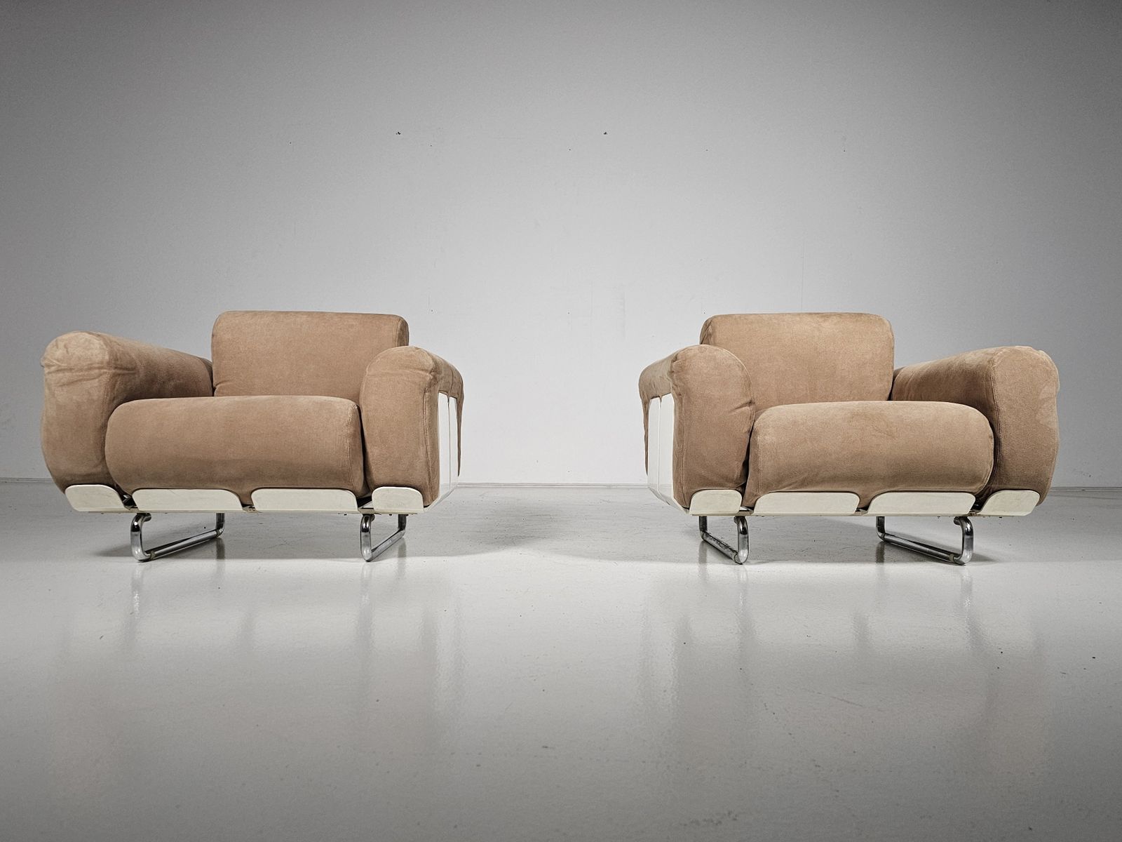 Pair Of Senzafine Lounge Chairs In Original Suede By Eleonore Peduzzi Riva For Zanotta, 1960s photo for sale