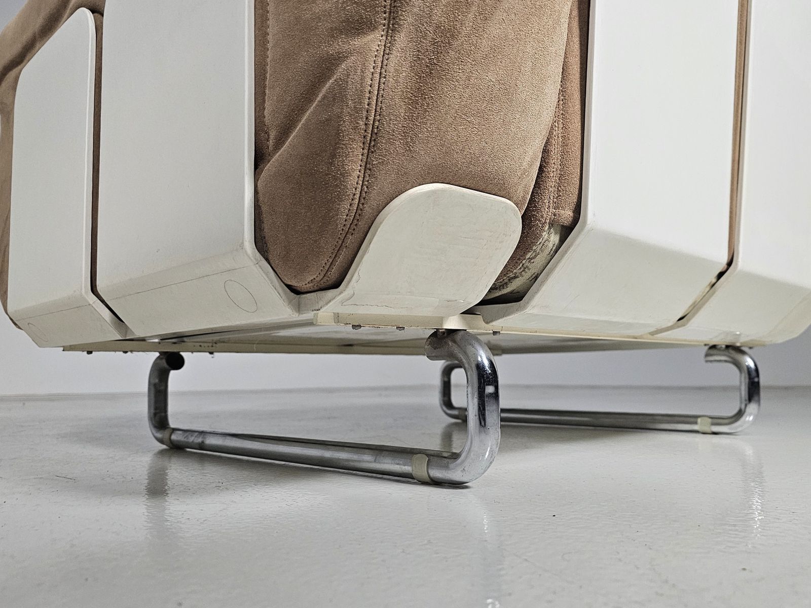 Pair Of Senzafine Lounge Chairs In Original Suede By Eleonore Peduzzi Riva For Zanotta, 1960s photo vinterior