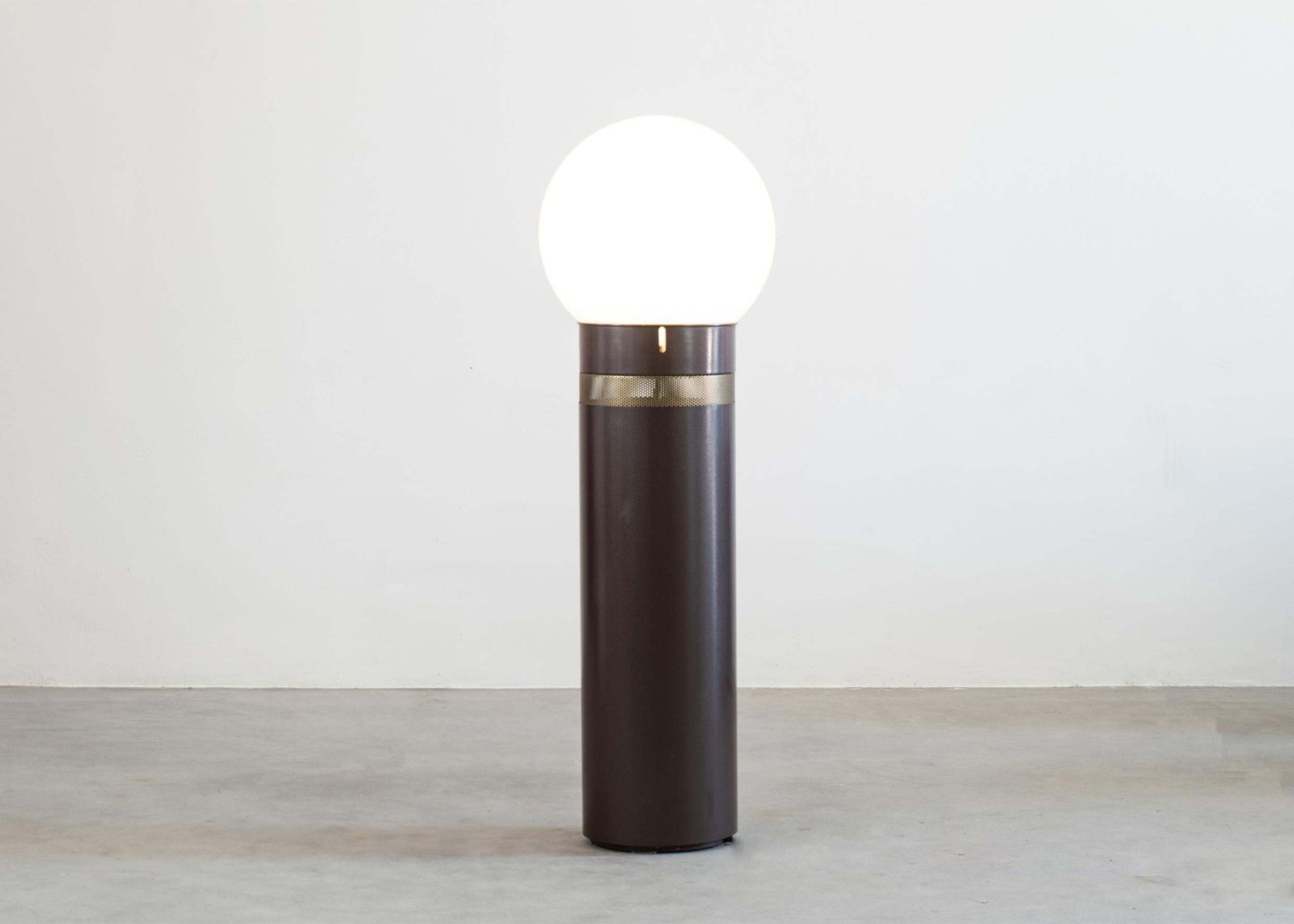 Gae Aulenti Oracolo Floor Lamp In Metal And Blow Glass By Artemide 1970 Italy photo 6497.0