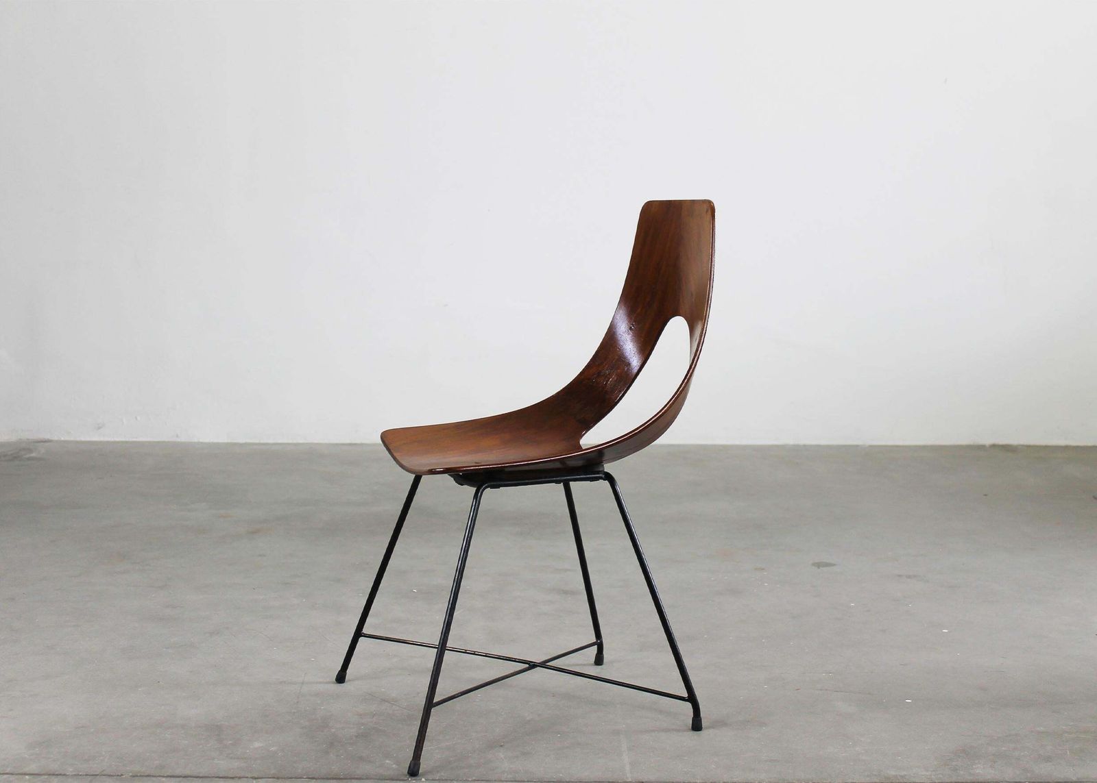 Augusto Bozzi Set Of Four Ariston Chairs In Plywood And Metal By Saporiti 1950s photo vinterior