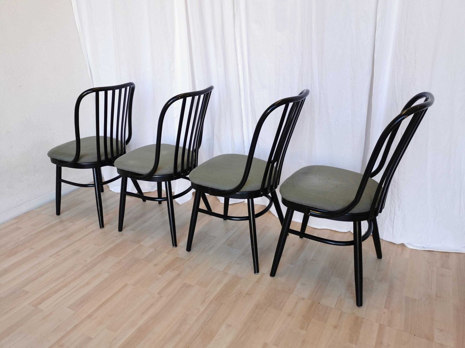 Set Of 4 Vintage Wooden Dine Chairs / 1980s Yugoslavia / Made In Ligna Style / Black Bentwood Mid Century Dining Chairs Gray Fabric Seat photo buy
