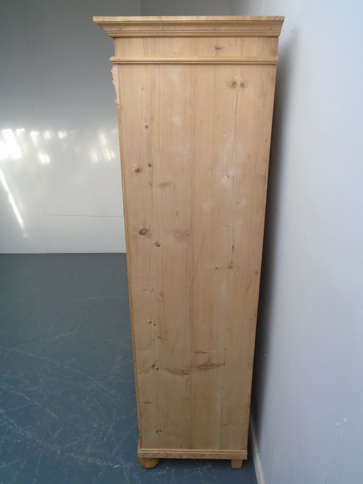 A One Piece Antique Pine Child's / Holiday Let Wardrobe To Wax/Paint photo buy